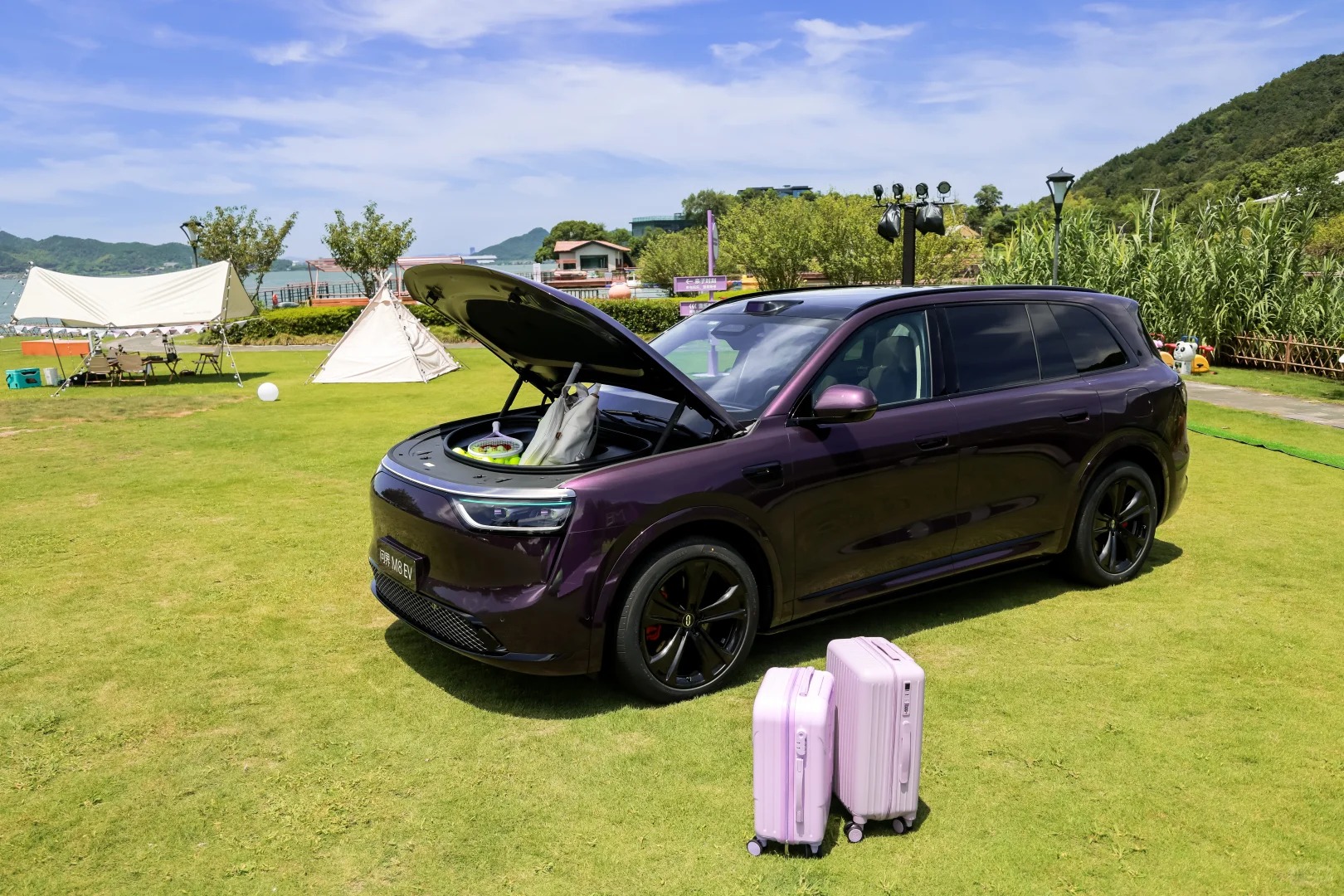 2025 AITO M8 EV-8