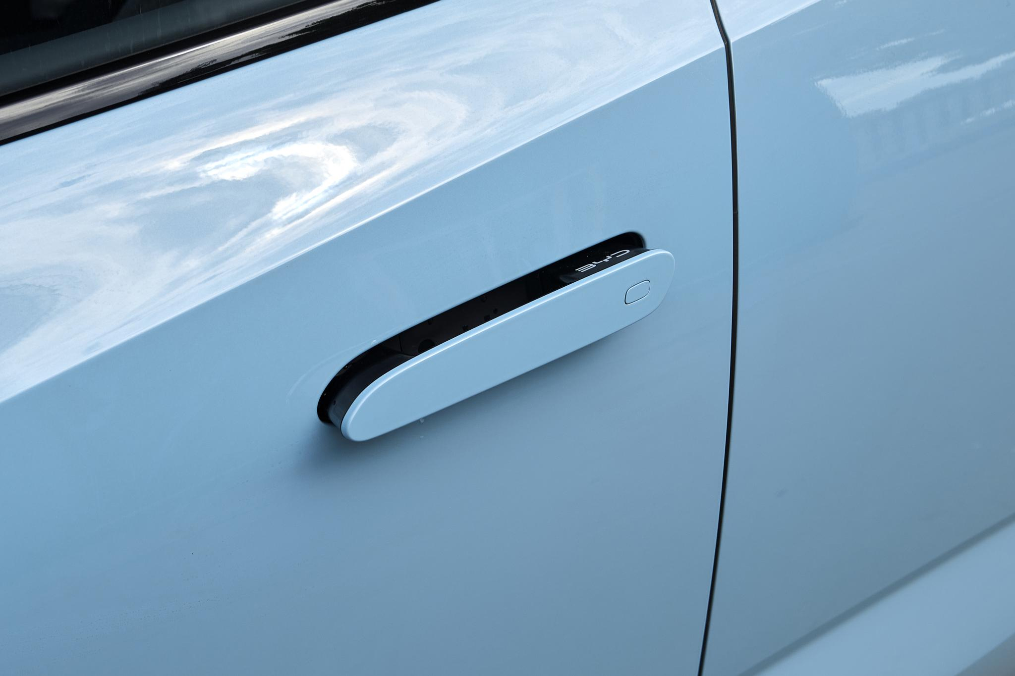 The Most Practical Car Door Handle-3